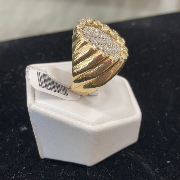 14 karat gold diamond cluster Power Ring - Picture 3 of 14
